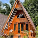Rumah Segitiga Kayu Jati Desain Unik Dan Modern