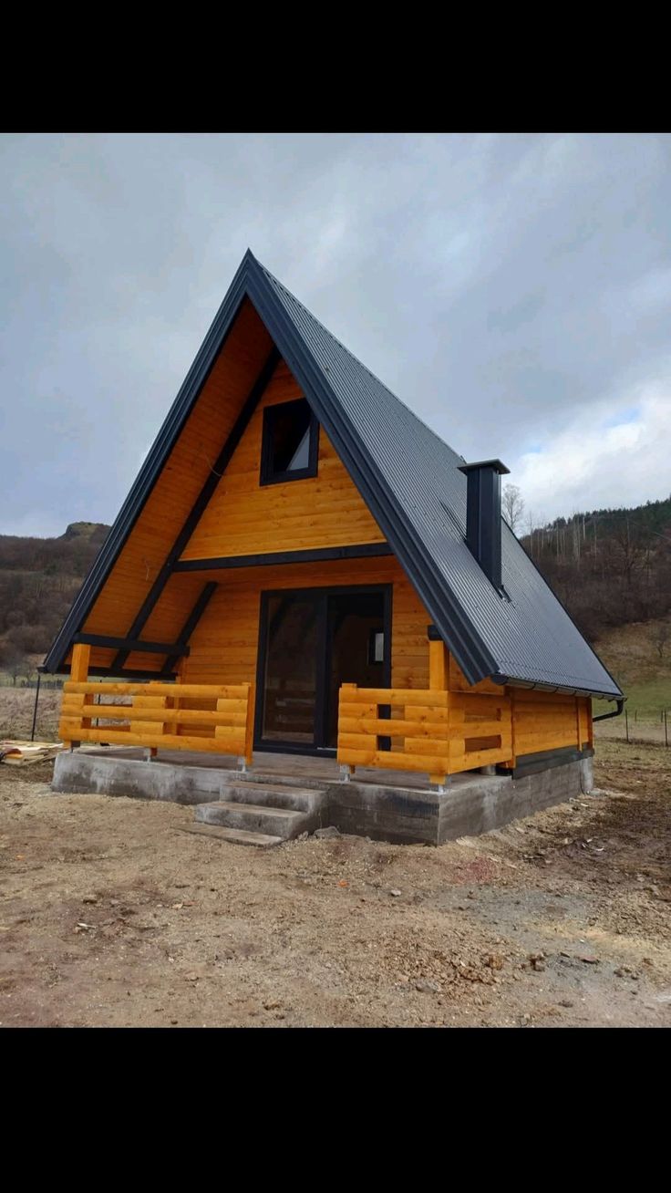 download (19) Rumah Segitiga Kayu Jati Eksklusif Desain Estetik - Image 1
