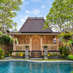 Rumah Joglo Kayu Jati untuk Villa Desain Jawa Klasik
