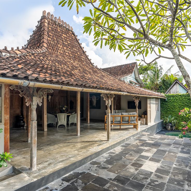 87ae5a9438fdcd7aa4f8b4f8c45cf17f Rumah Joglo Kayu Jati Ukir Jepara Model Tradisional Mewah - Image 1