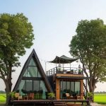 Rumah Kayu A-Frame 2 Lantai dengan Rooftop